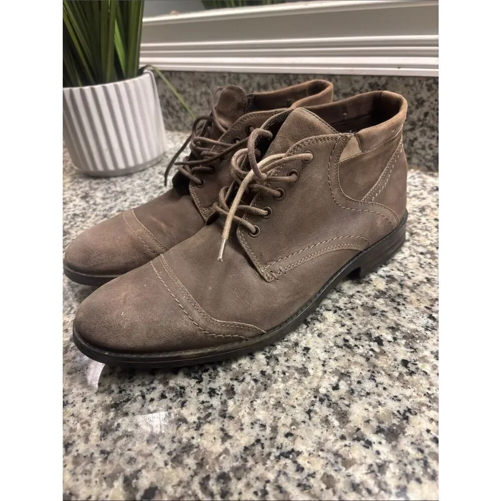 Clarks Men's Taupe Suede Chukka Boots